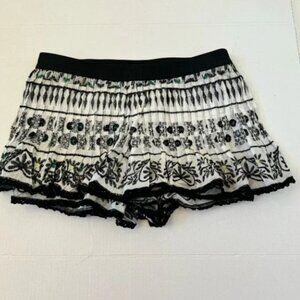 Chloe Oliver White Black Emboidered Shorts Skirt Skort B3/29